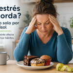 Mujer estresada ante alimentos dulces, ilustración sobre estrés y aumento de peso